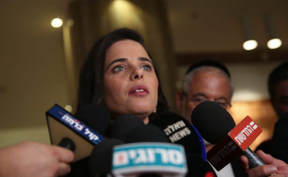 שקד: "שרות משותף זה עניין מורכב בציונות הדתית"