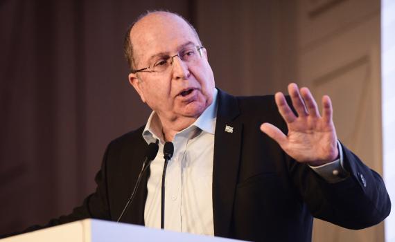 יעלון לחברי הליכוד: "אל תגיעו להפגנה הערב"