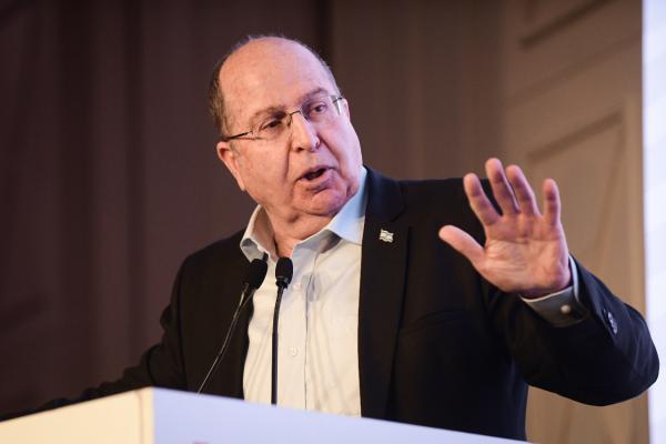 יעלון על ליברמן: "שיח של שנאה לציונות הדתית"