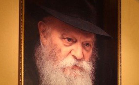 הרב אבינר: מי שכתב את ההודעה פגע בכבוד הרבי מלובביץ'