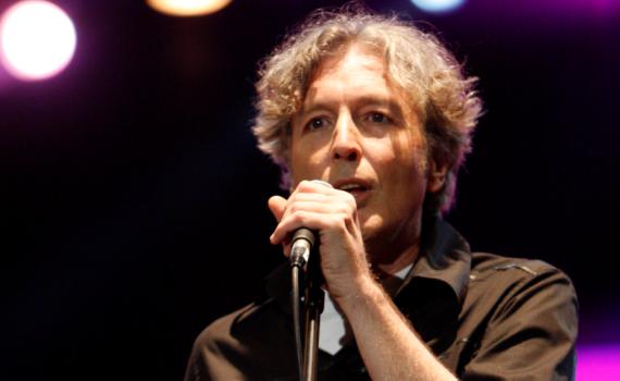 צפו: כך הגיב סחרוף כשהבין שלהקתו נתקעה במחאות