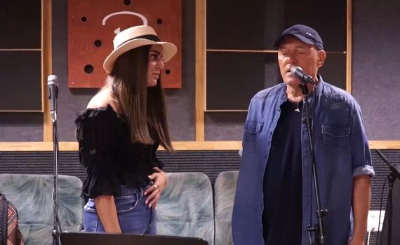 לאחר פטירת אמו: שלומי שבת ונסרין בדואט מרגש