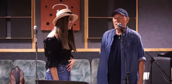 לאחר פטירת אמו: שלומי שבת ונסרין בדואט מרגש