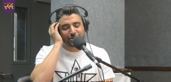 "יתושים": משה פרץ בגרסה משעשעת לקיץ. צפו