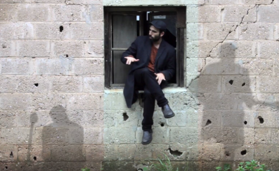 צפו: המחווה המרגשת של המוזיקאי לקהילה האתיופית