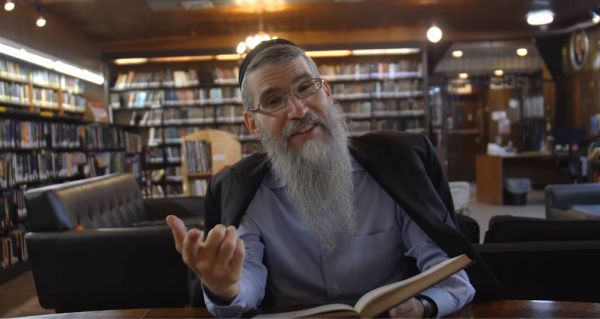 'תהיה עצמך': אברהם פריד בקליפ ווקאלי חדש. צפו