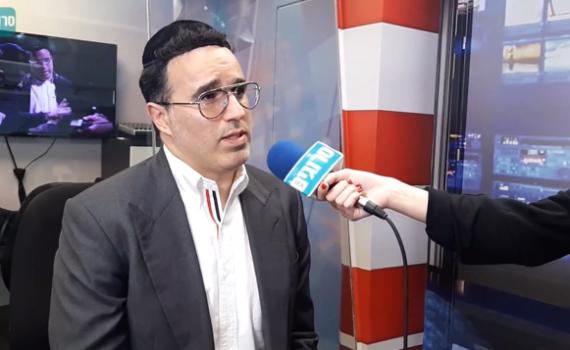 שוואקי חושף לסרוגים: "לא קורא תגובות עליי". צפו