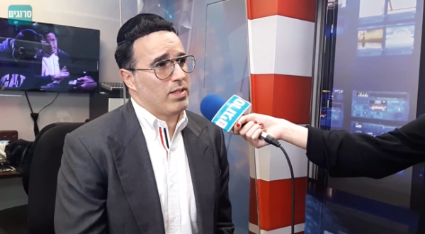 שוואקי חושף לסרוגים: "לא קורא תגובות עליי". צפו