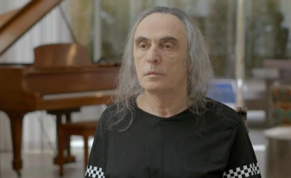 לאחר האירוע המוחי: צביקה פיק יככב בפסטיגל