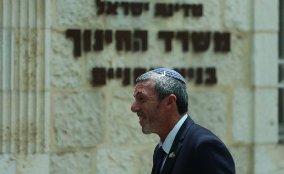 מילה זו מילה? הרב רפי נועד עם נתניהו בבלפור