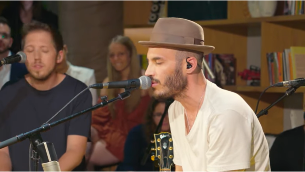 ירד למרתף: נתן גושן במופע יוצא דופן.צפו