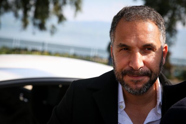 תיעוד: רון קובי סולק מההופעה הנפרדת בעפולה