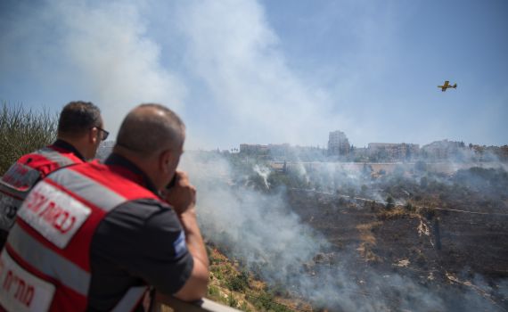 נציב הכבאות: איסור על הדקת מדורות והבערת אש