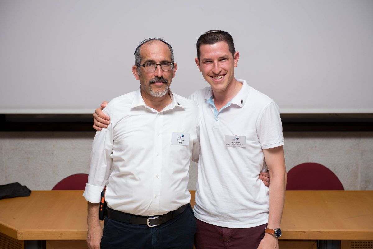 אב ובנו יחדיו על בימת הבוגרים: "זו גאווה גדולה"