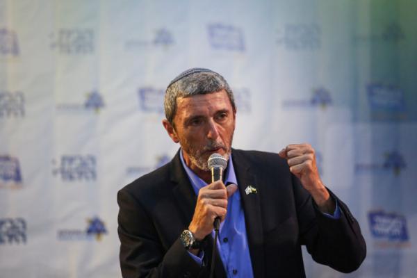 הרב רפי פרץ: "מה שעושים לרב פירר זה עוול נוראי"