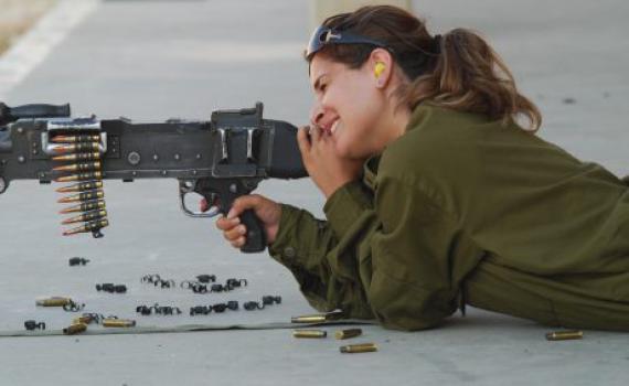 "הוסיפו 'חיילות' בתפילה לשלום חיילי צה"ל"