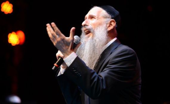 לאחר שעזב בגלל העישון: מרדכי בן דוד יפצה את המארח