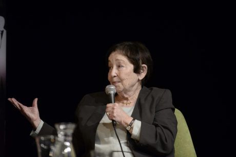 אחרי 42 שנה: מינה צמח בהודעה דרמטית