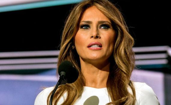 הזוי: מלניה קיבלה פסל בדמותה והפכה לבדיחה