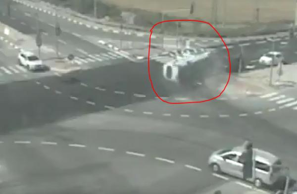 תיעוד: מיניבוס של שב"ס התהפך – שבעה נפצעו