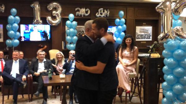 צפו: אבנר נתניהו מברך את אביו "גדלתי עם מנהיג"