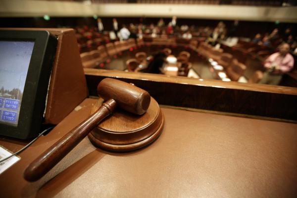 פרשת פנחס: בנות צלופחד – על הדין ועל היושר