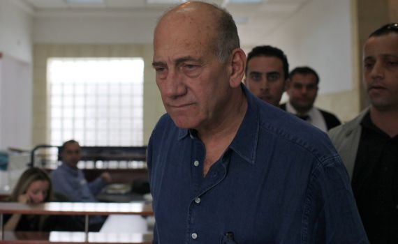 צפו: תושבת שדרות מתפוצצת על אהוד אולמרט