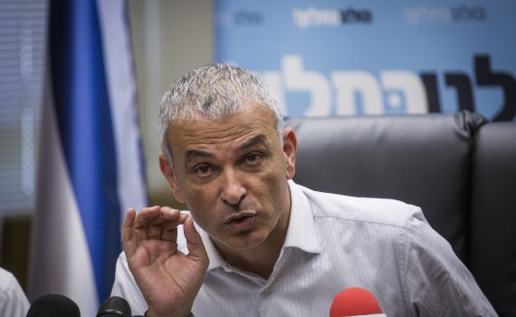 כחלון מכחיש: "רוצה להמשיך לכהן כשר אוצר"