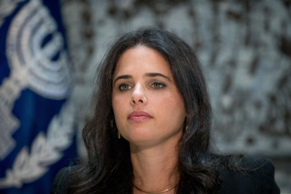 הקרב על חב"ד: "מתחייבים לפעול כדעת הרבי"