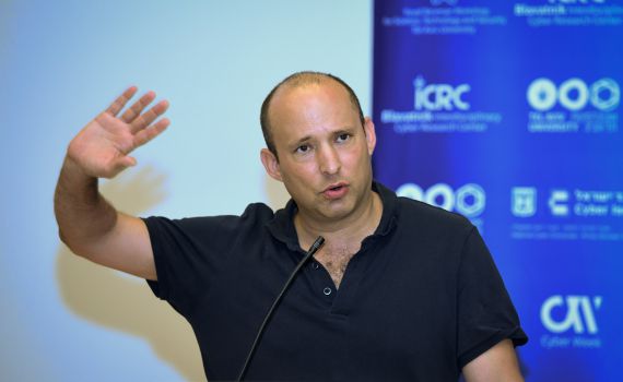 בנט: פייגלין וסמוטריץ' פונים אלינו דרך כתבות סרק