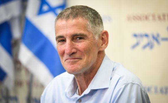 מה יאיר גולן חושב על האלימות שהייתה בעמונה?