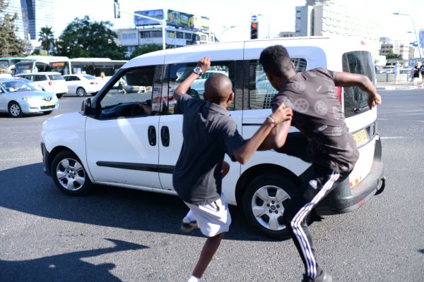 המשטרה: לא נאפשר את חסימות הכבישים