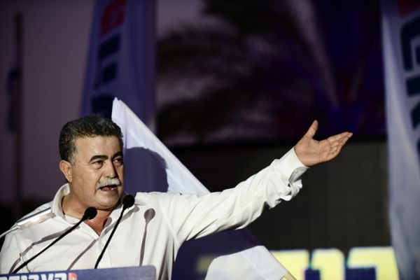 איחוד בשמאל? פרץ מכנס מסיבת עיתונאים דרמטית