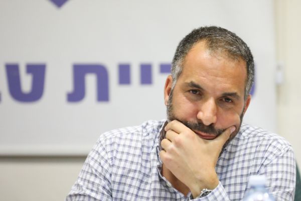 נכשל: רון קובי יזומן לשימוע במשרד הפנים