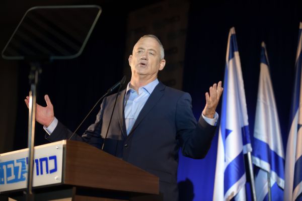 גנץ: נתניהו וברק רבים כאילו שזה משחק ילדים