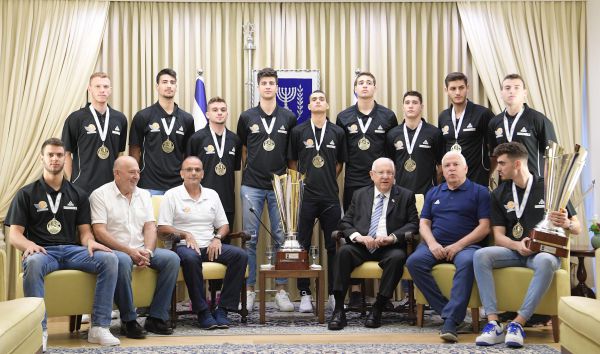 אלופי אירופה אצל הנשיא: "כמה גאווה הבאתם לנו"