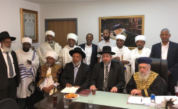 הרבנים הראשיים בפגישה עם הקייסים: סוף למחאה