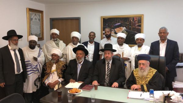 הרבנים הראשיים בפגישה עם הקייסים: סוף למחאה