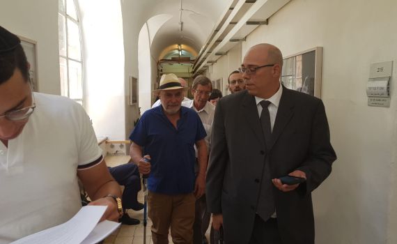 השופט דחה את טענות עזרא נאווי לרדיפה פוליטית