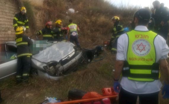 תאונה קשה: רכב ובו שתי נשים התדרדר לתהום