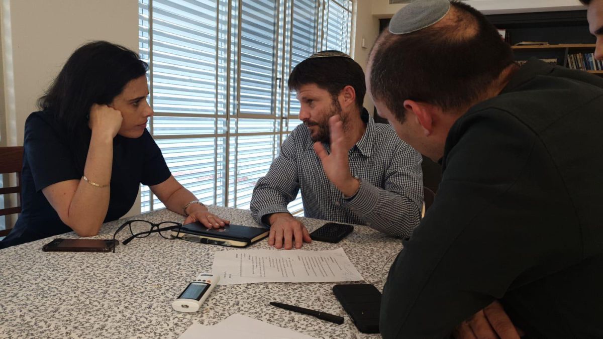 ללא עוררין: זה השושבין של האיחוד שהתרחש בימין