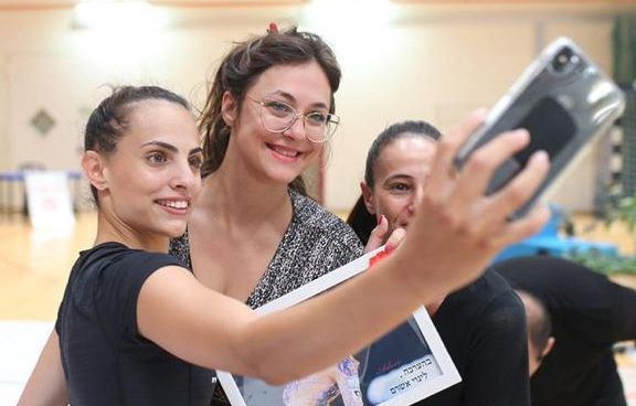 ההפתעה שהכינה קרן פלס ללינוי אשרם