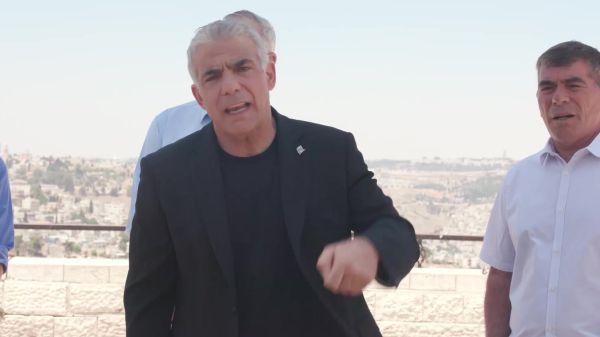 לפיד קורא לבנט ושקד: "אל תחברו לכהניסטים"