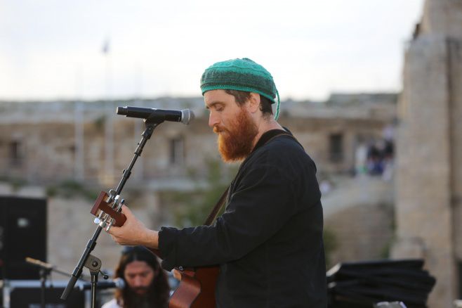 כתר: ביני לנדאו משיק סינגל חדש. צפו