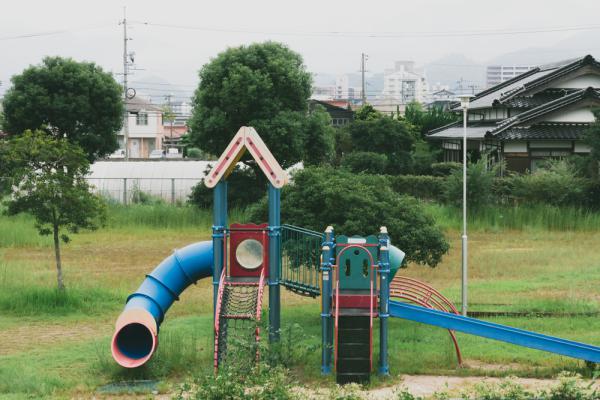מטפלת בפעוטון נחשדה בהתעללות, הורחקה מהגן