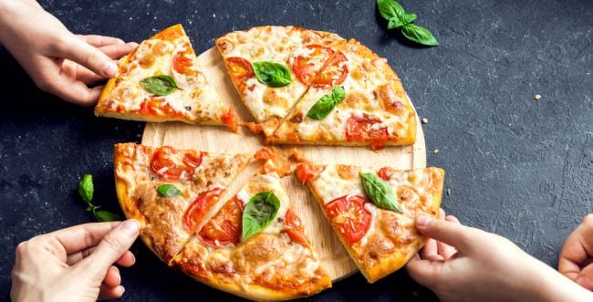טעים להכיר: הדרך הכי קלה להכין פיצה ביתית