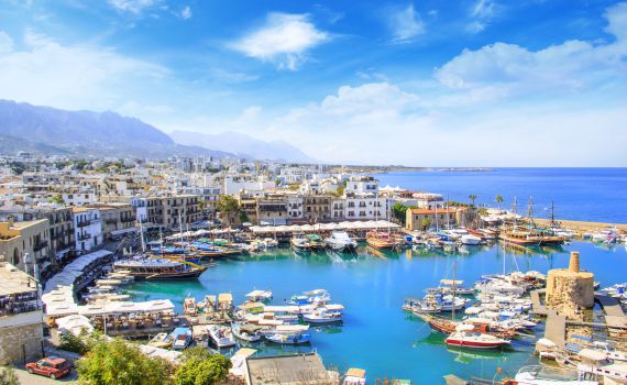 קפריסין: 7 החשודים באונס שוחררו המתלוננת נחקרת