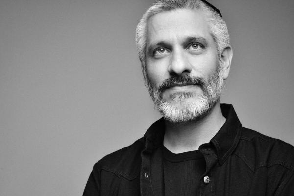 "נפש דניאלי": אביתר בנאי חונך אולם במדרשת זיו