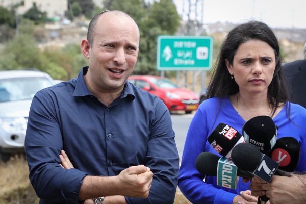 בנט וסמוטריץ' מגבים את שקד: "מחכים לקשקוש הבא"