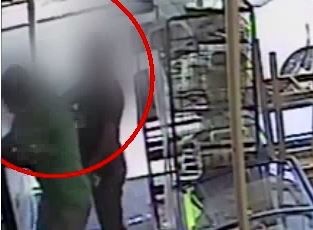 צפו: ניפץ בקבוק זכוכית על לקוח בקיוסק ברשל"צ